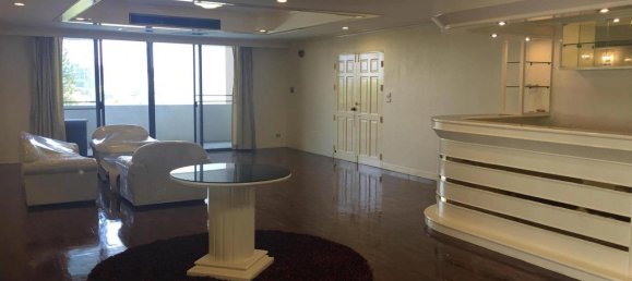 4 bedrooms Apartment in Bangkok, Thailand No. 24530 5