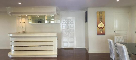 4 bedrooms Apartment in Bangkok, Thailand No. 24530 6