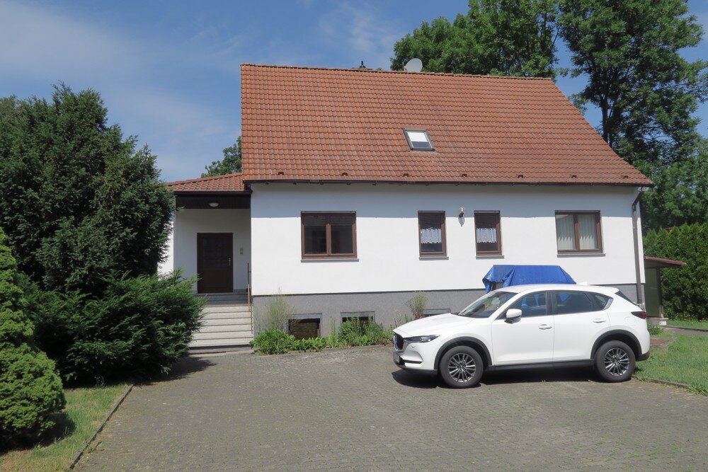 Здание с 8 комнатами в Ильм, Германия № 58656