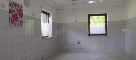 Здание с 8 комнатами в Ильм, Германия № 58656 12