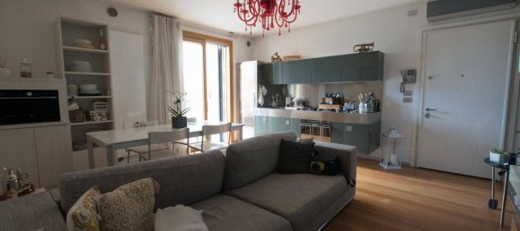 3 rooms Apartment in Pordenone, Italy No. 163996 4