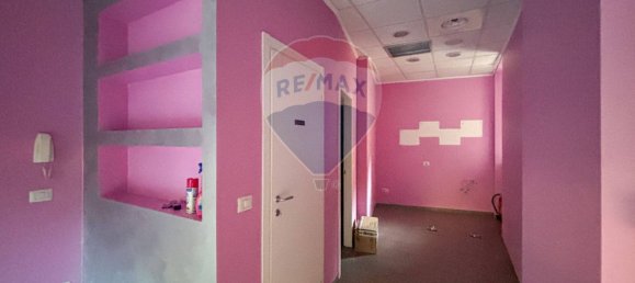 1-Zimmer Gewerbliche Immobilie in Varese, Italy, Nr. 237080 6