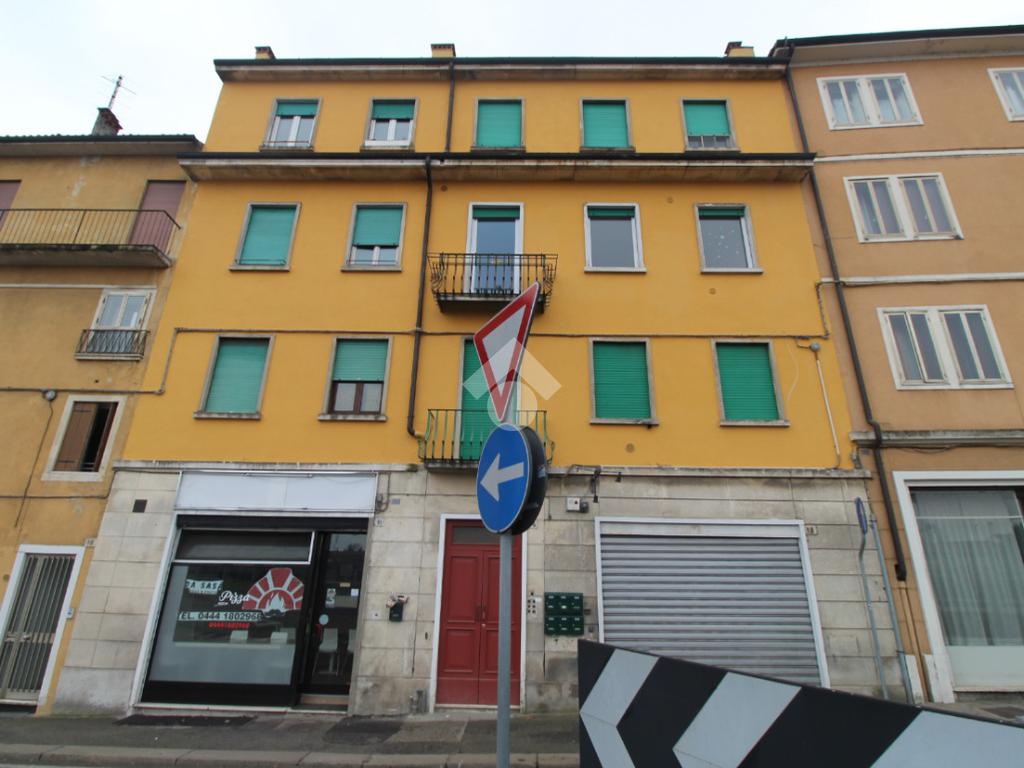 2 bedrooms Apartment in Vicenza, Italy No. 165477