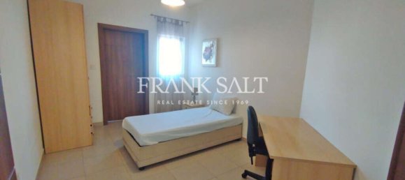 2 bedrooms Penthouse in Tarxien, Malta No. 6281 13
