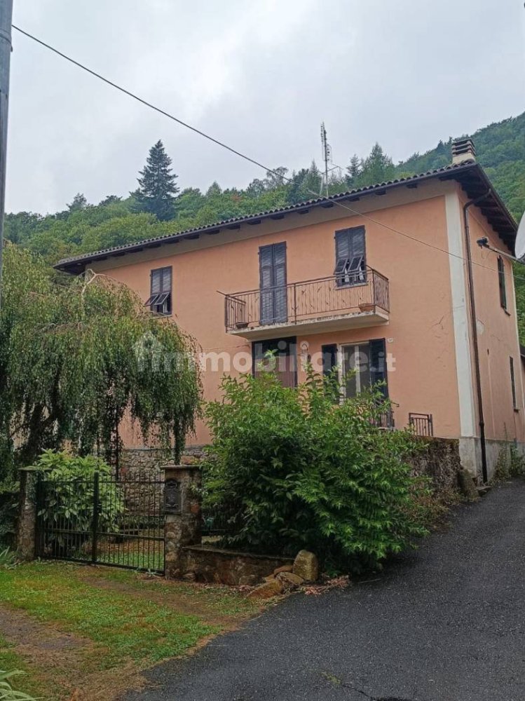 3 Schlafzimmer Villa in Calizzano, Italy, Nr. 396961