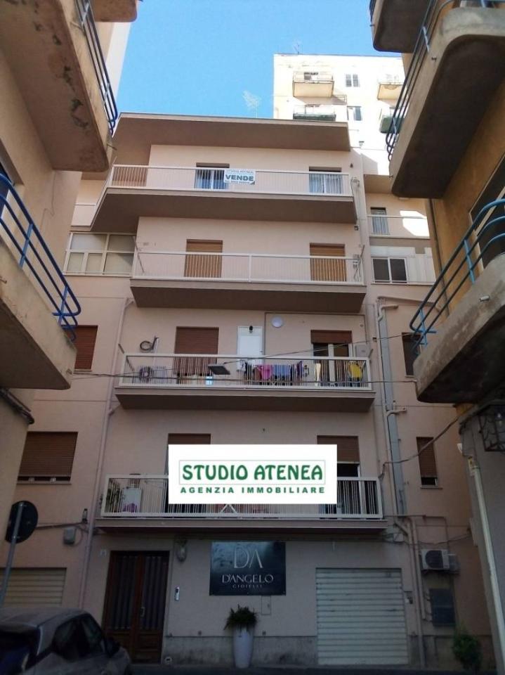 Apartamento de 4 habitaciónes en Agrigento, Italy No. 42613