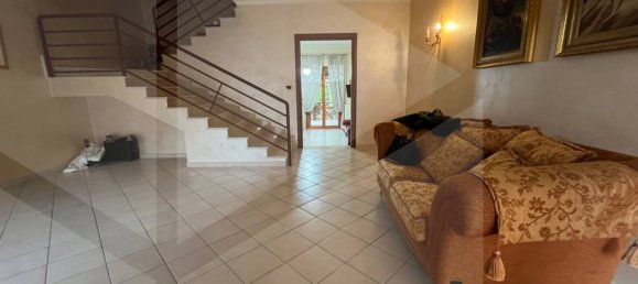 Дом с 4 комнатами в Чериньола, Италия № 34046 7