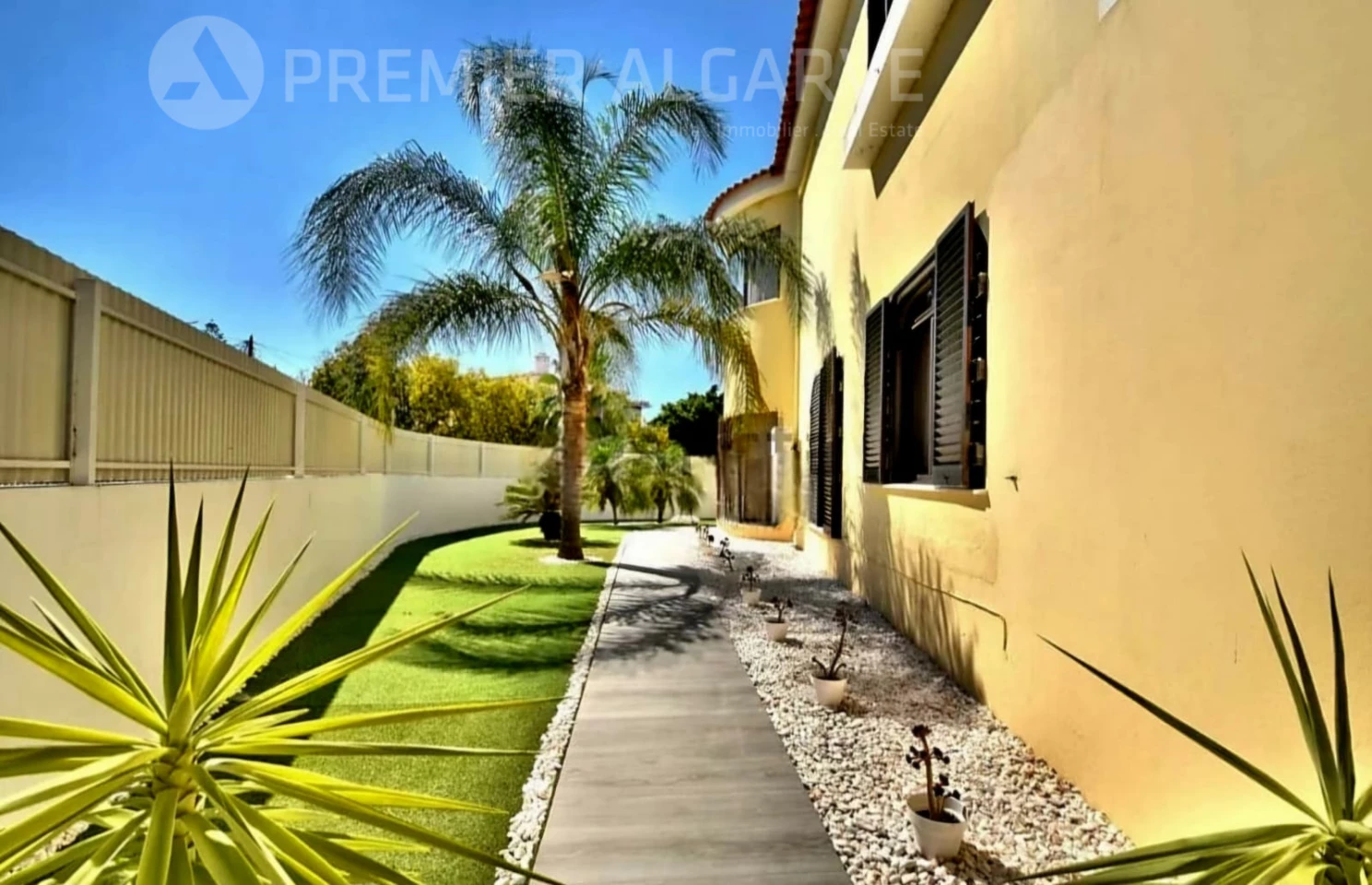 5 bedrooms House in Montenegro, Portugal No. 93894