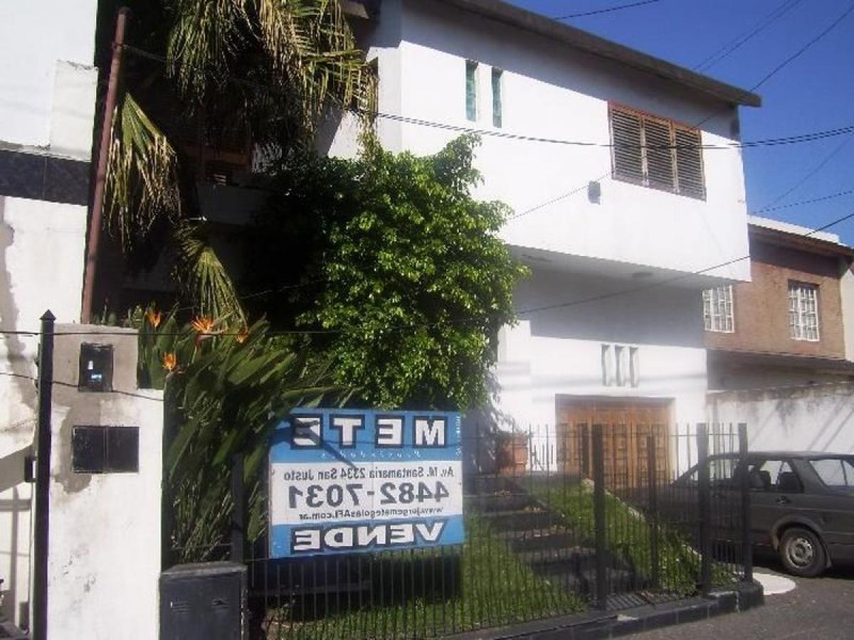 3 bedrooms House in Bermudez, Argentina No. 12375