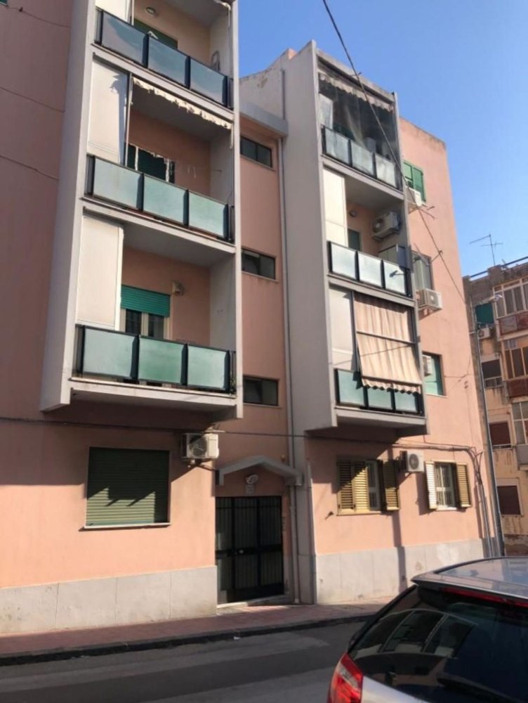 3غرفة شقة في Messina, Italy رقم 216352