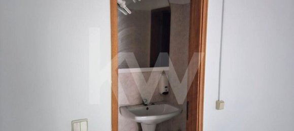 56m² Commercial property in Setubal, Portugal No. 57020 8