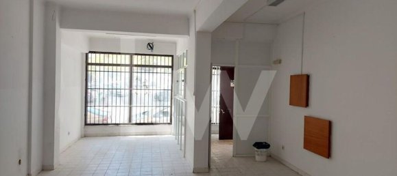 56m² Commercial property in Setubal, Portugal No. 57020 16