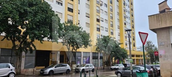 56m² Commercial property in Setubal, Portugal No. 57020 20