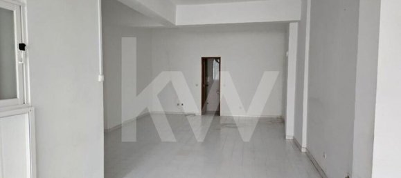 56m² Commercial property in Setubal, Portugal No. 57020 17