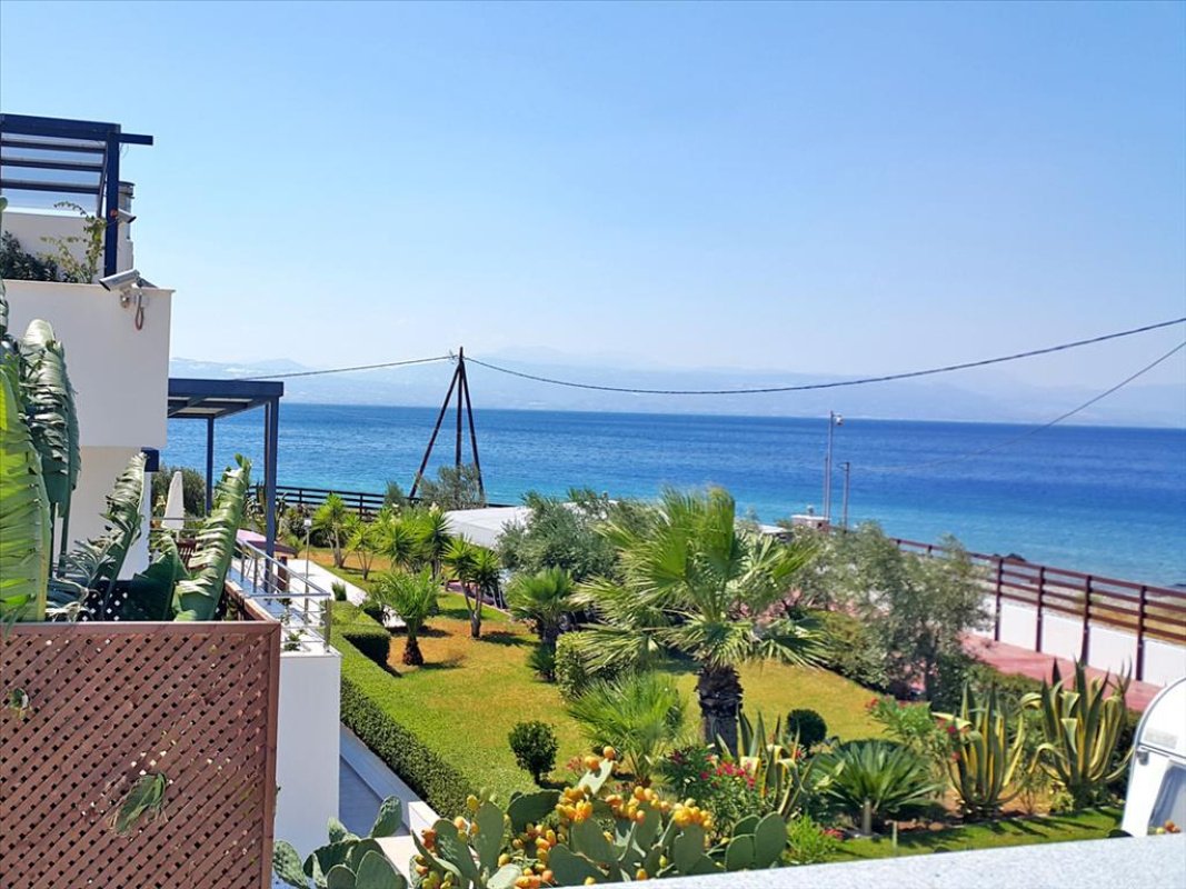 4 bedrooms Villa in Loutraki, Greece No. 1273
