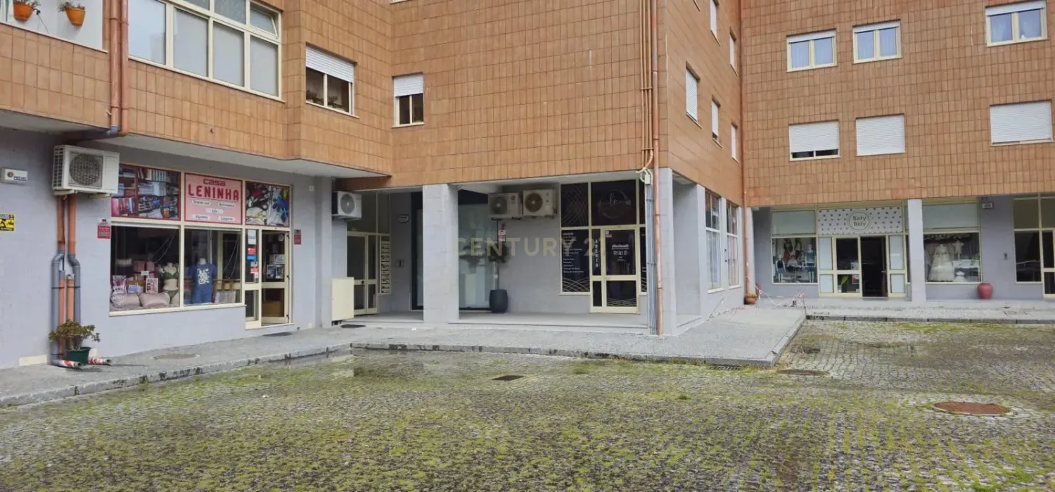 Коммерческая недвижимость 38м² в Марку ди Канавезиш, Португалия № 150869