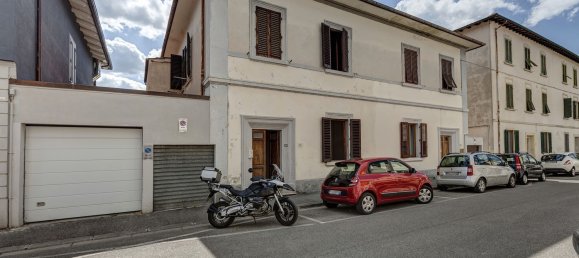 7 rooms House in San Giovanni Valdarno, Italy No. 281591 2