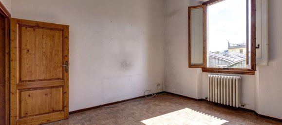 7 rooms House in San Giovanni Valdarno, Italy No. 281591 7