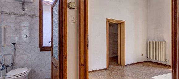 7 rooms House in San Giovanni Valdarno, Italy No. 281591 10