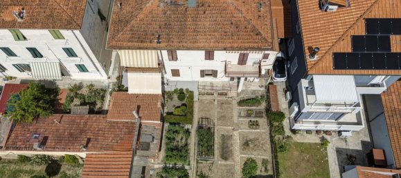 7 rooms House in San Giovanni Valdarno, Italy No. 281591 4