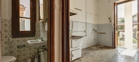 7 rooms House in San Giovanni Valdarno, Italy No. 281591 19