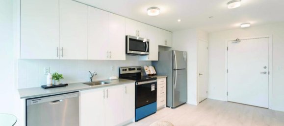 Studio in the Condo in Mississauga, Canada No. 338 5