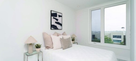 Studio in the Condo in Mississauga, Canada No. 338 9