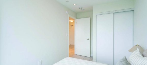 Studio in the Condo in Mississauga, Canada No. 338 10