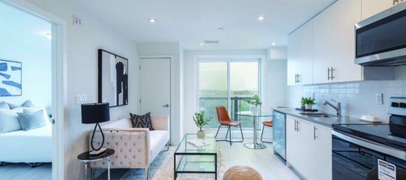 Studio in the Condo in Mississauga, Canada No. 338 4