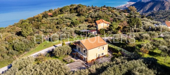 6 Schlafzimmer Villa in Naso, Italy, Nr. 132419 3