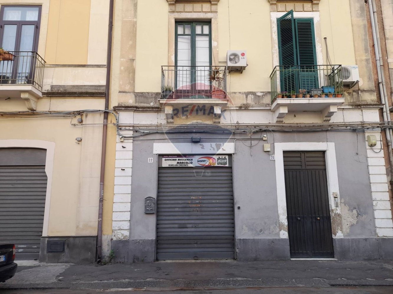 Gewerbliche Immobilie in Catania, Italy 90m², Nr. 393901