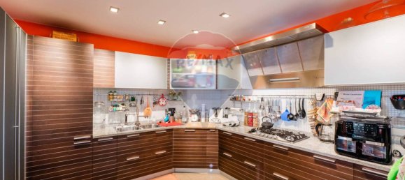 Villa de 5 dormitorios en Albano Sant'Alessandro, Italy No. 314371 6