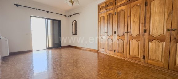 4 bedrooms House in Montenegro, Portugal No. 129319 10