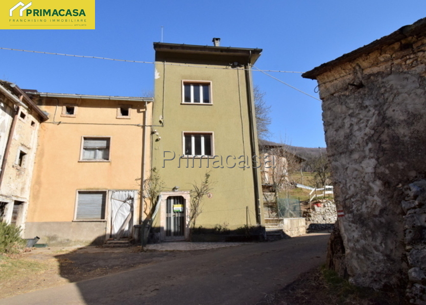 3 bedrooms House in Roveré Veronese, Italy No. 275316
