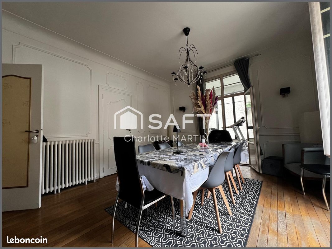 5 bedrooms House in Vierzon, France No. 272725