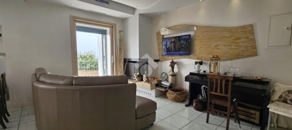 4 rooms Apartment in Naples, Italy No. 146289 16