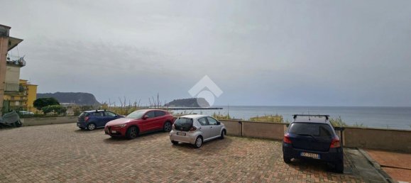 4 rooms Apartment in Naples, Italy No. 146289 12