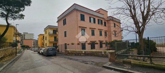 4 rooms Apartment in Naples, Italy No. 146289 9