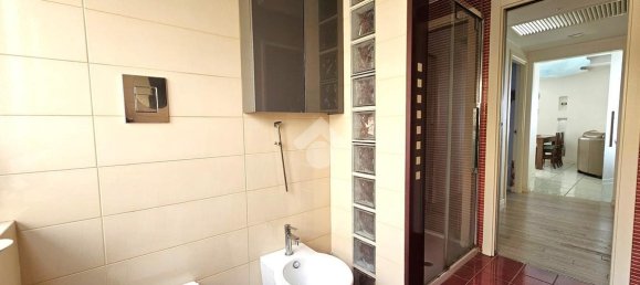 4 rooms Apartment in Naples, Italy No. 146289 2