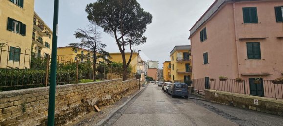 4 rooms Apartment in Naples, Italy No. 146289 11