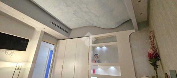 4 rooms Apartment in Naples, Italy No. 146289 6