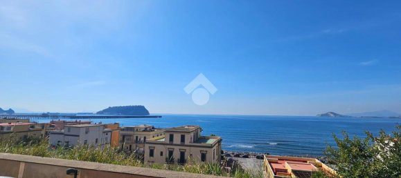 4 rooms Apartment in Naples, Italy No. 146289 8