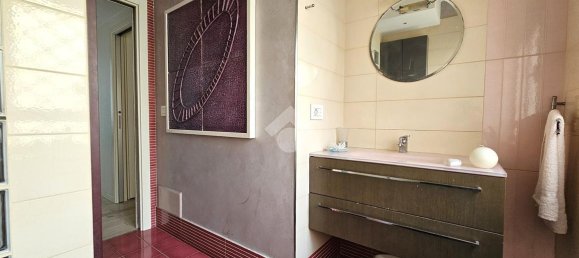4 rooms Apartment in Naples, Italy No. 146289 3