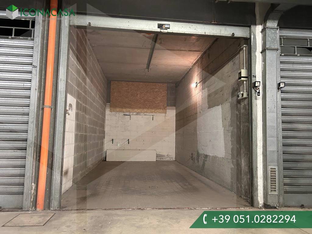 Гараж в Болонья, Италия № 27551