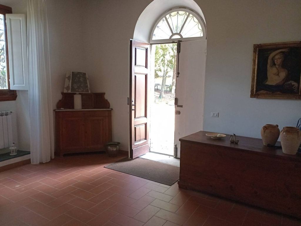 4 bedrooms Villa in Pontassieve, Italy No. 274008