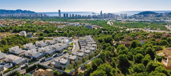 Villa de 3 dormitorios en Golf Bahia, Spain No. 6937 2