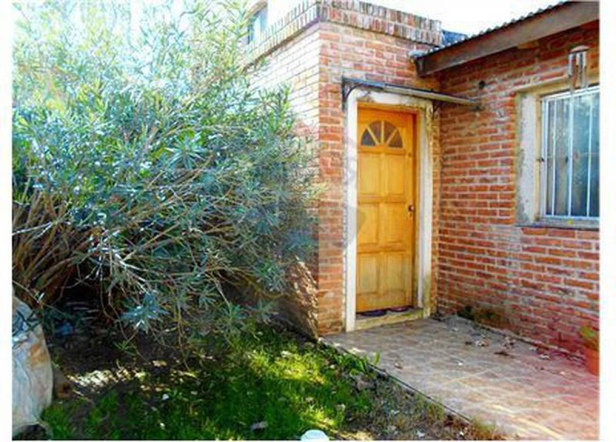 Casa de 2 dormitorios en Pilar, Argentina No. 51384