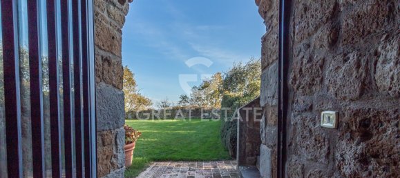 Castillos de 2 dormitorios en Lubriano, Italy No. 19416 11