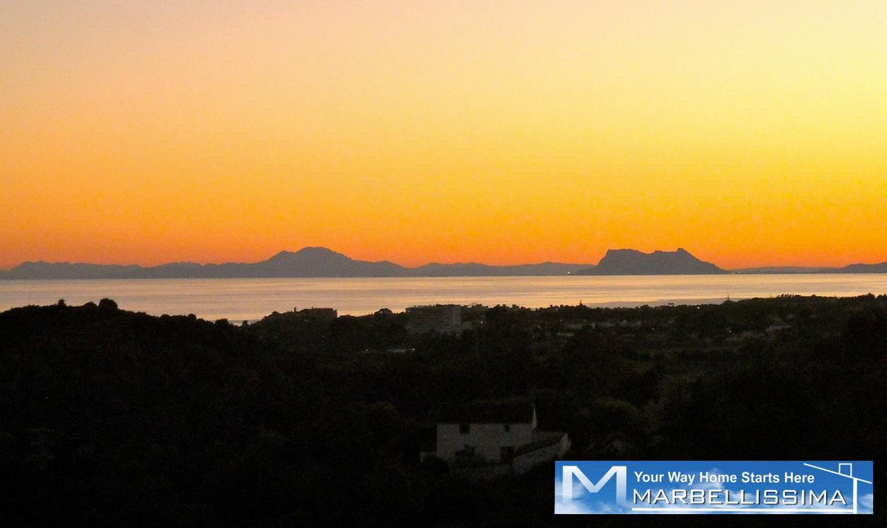  قطعة أرض في Estepona, Spain رقم 25356