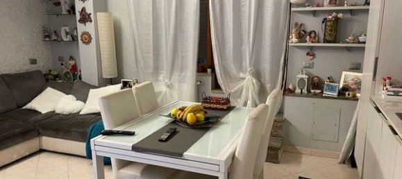 Квартира с 3 комнатами в Рим, Италия № 113345 4